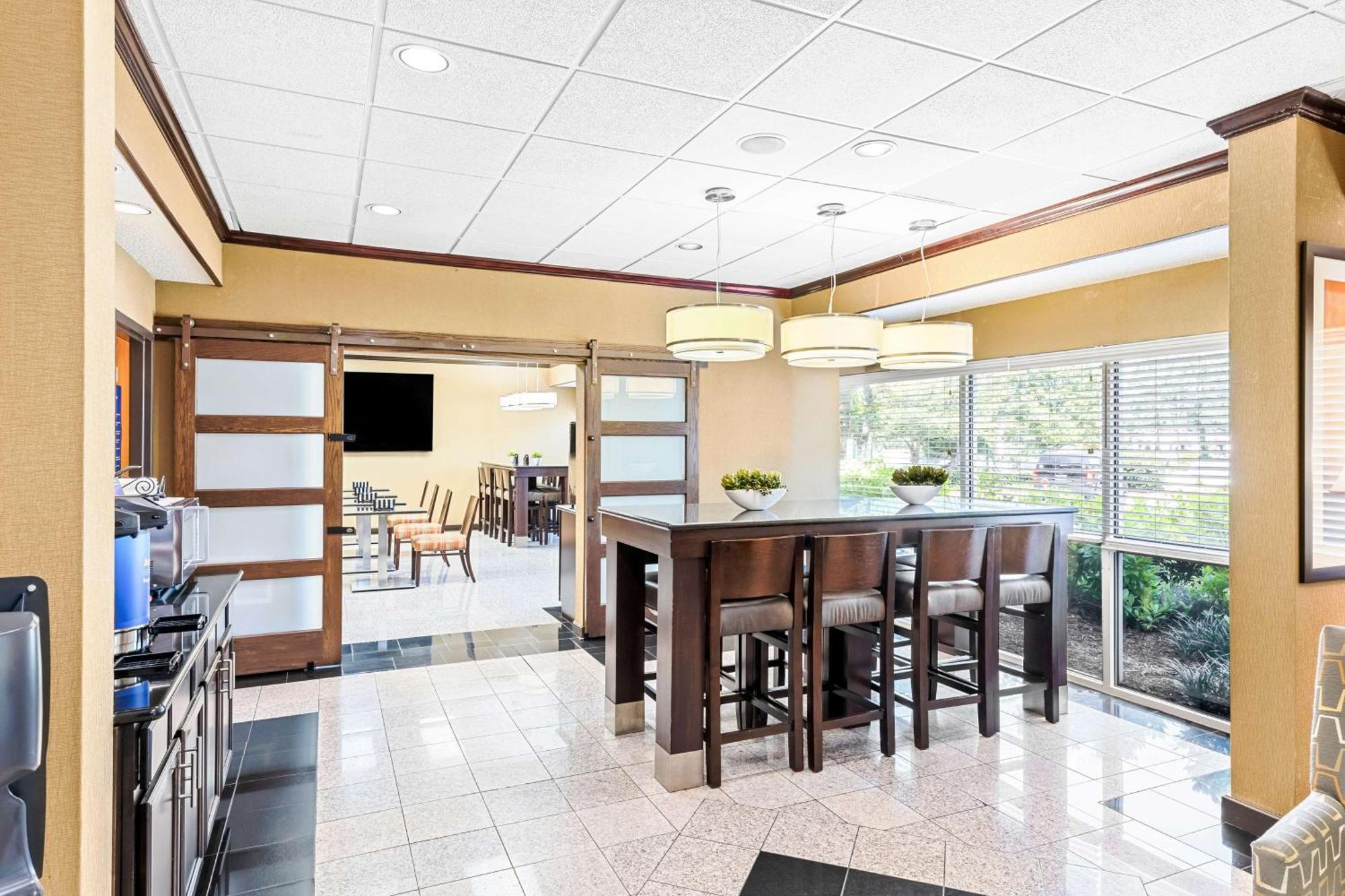 Best Western Gwinnett Center Дълут Екстериор снимка
